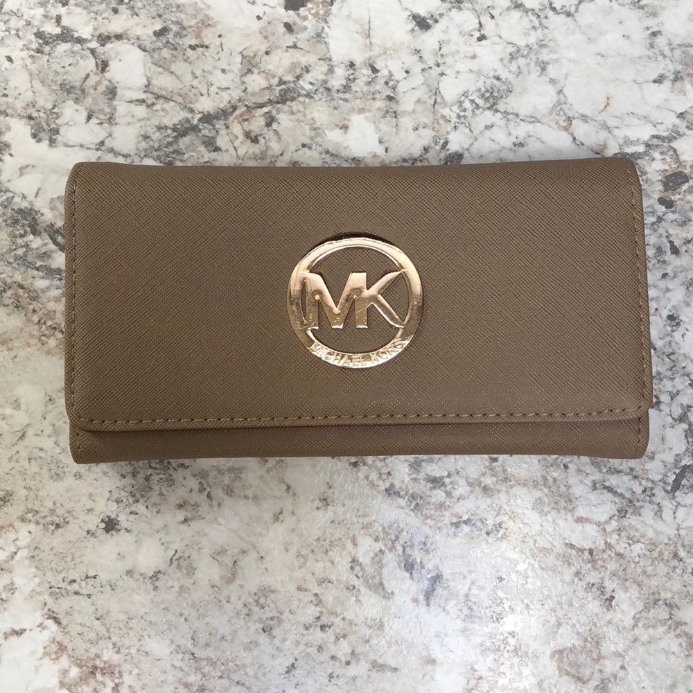 Michael Kors Tri-Fold Women’s Wallet